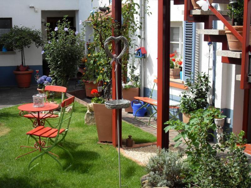 Loblocher Max Und Moritz Neustadt an der Weinstrasse Exterior photo