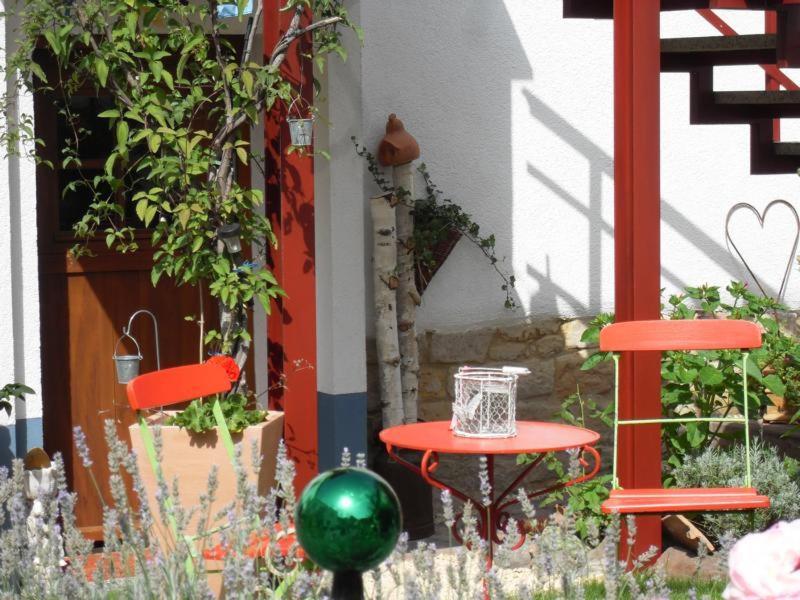 Loblocher Max Und Moritz Neustadt an der Weinstrasse Exterior photo